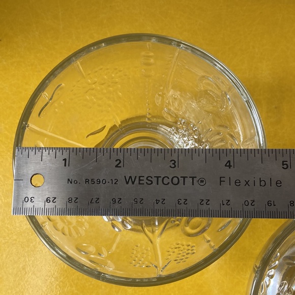 Iittala Oiva Toukka vintage footed glass bowls set of two - Picture 4 of 9